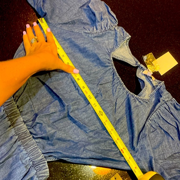 NWT VICI JENISA DENIM PUFF SLEEVE MINI DRESS - DARK DENIM |SIZE SMALL - Picture 4 of 5